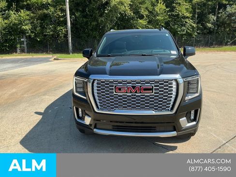 Used 2024 GMC Yukon Denali w/ Advanced Technology Package AWD/4WD image 2