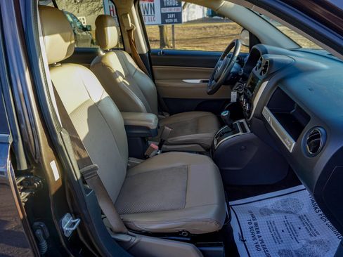 Used 2014 Jeep Compass Latitude image 22