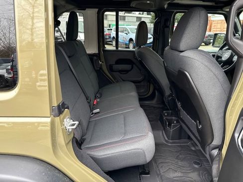 Used 2025 Jeep Wrangler Unlimited Rubicon w/ Safety Group image 13