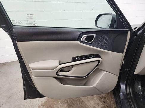 Used 2021 Kia Soul EX FWD image 9