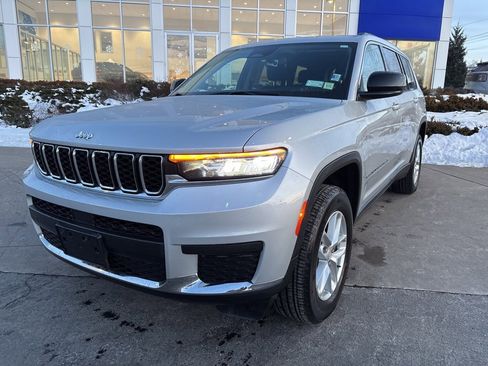 Used 2023 Jeep Grand Cherokee L Laredo image 2