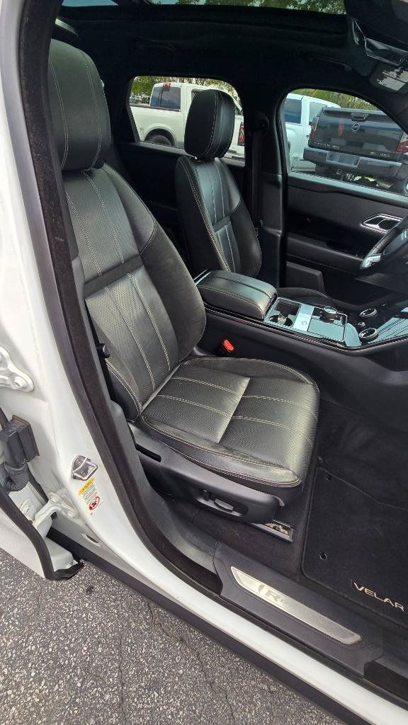 Used 2019 Land Rover Range Rover Velar R-Dynamic SE AWD/4WD image 15