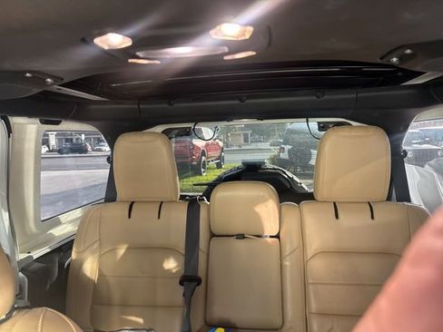 Used 2019 Jeep Wrangler Unlimited Sahara image 7