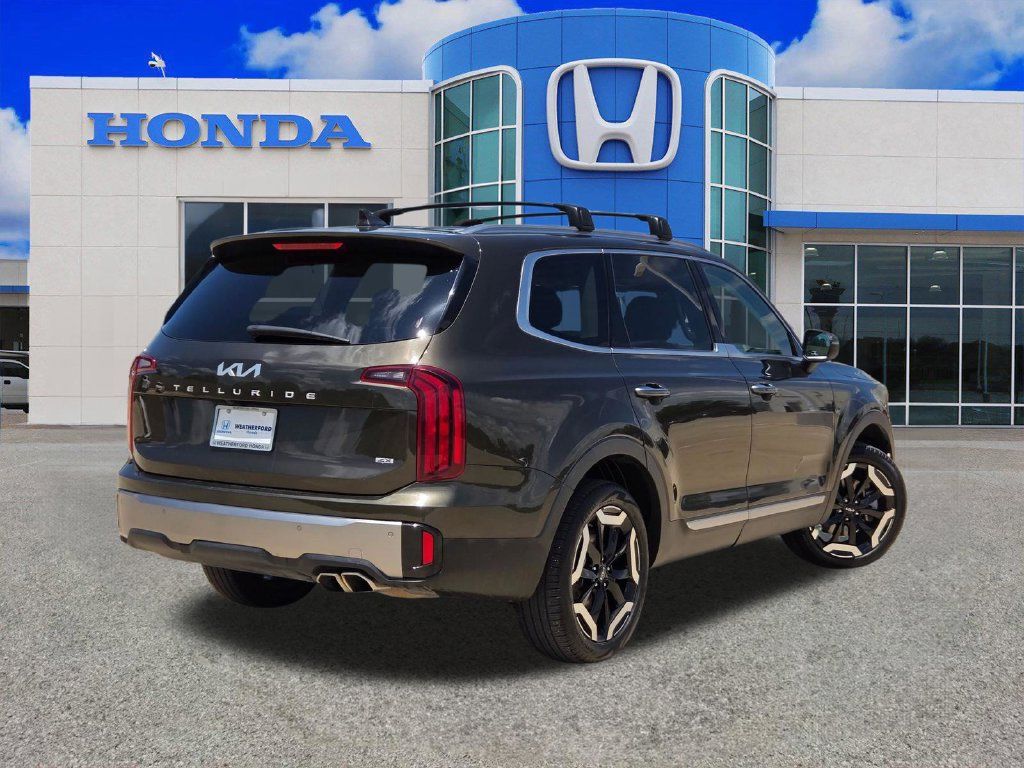 Used 2025 Kia Telluride S AWD/4WD image 3