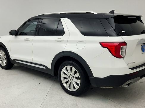 Used 2022 Ford Explorer Limited w/ Equipment Group 301A RWD image 6