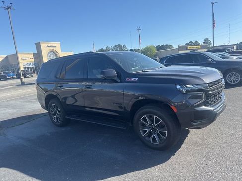 Used 2023 Chevrolet Tahoe Z71 w/ Luxury Package image 4