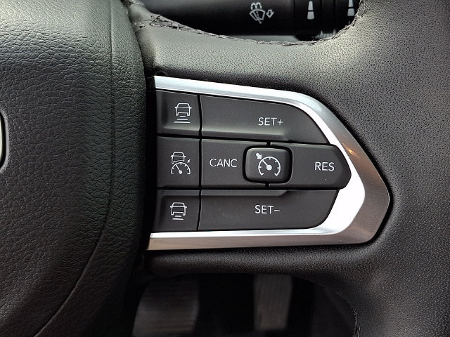 Used 2025 Jeep Compass Limited AWD/4WD image 22