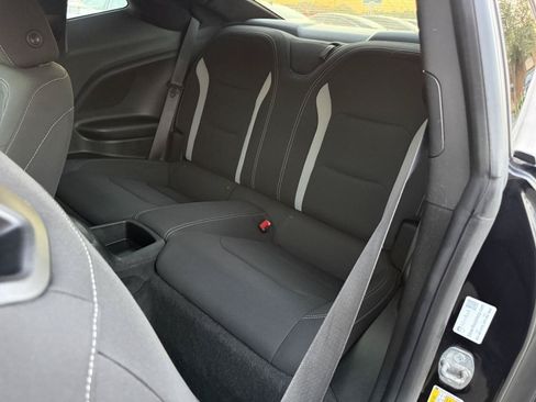 Used 2020 Chevrolet Camaro LT RWD image 9