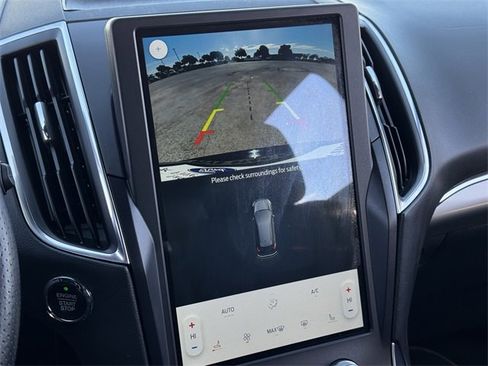 Used 2022 Ford Edge ST image 17