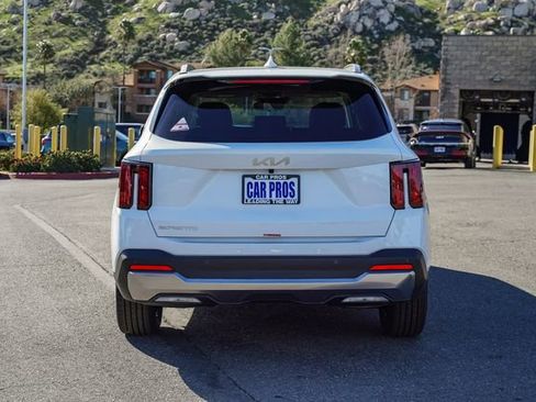 New 2026 Kia Sorento S w/ S Panoramic Sunroof Package image 6