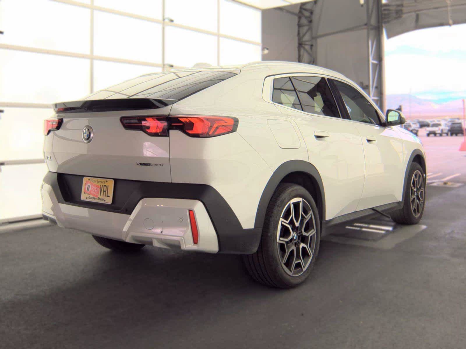 Used 2025 BMW X2 xDrive28i w/ Premium Package AWD/4WD image 4