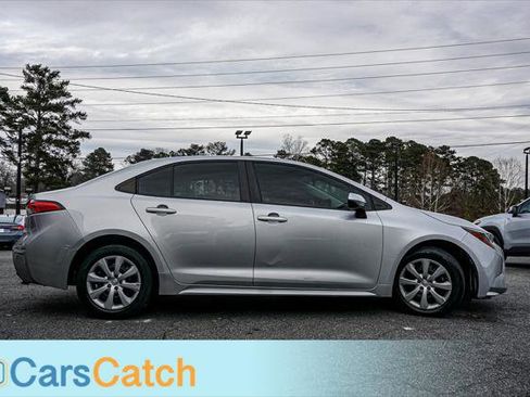 Used 2023 Toyota Corolla LE image 2