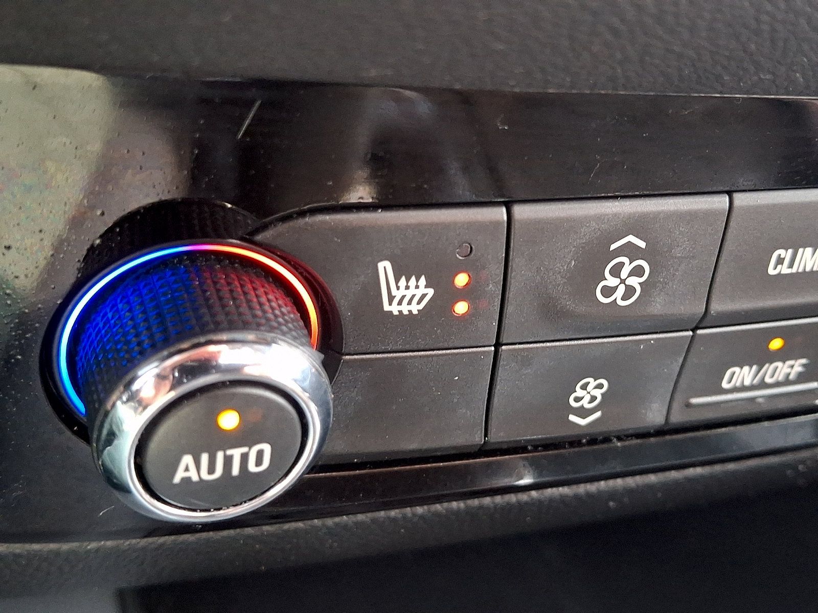 Used 2020 Buick Enclave Essence w/ Sound and Sites Package FWD image 31