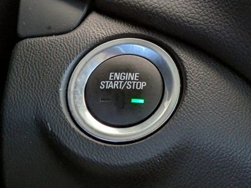 Used 2021 Chevrolet Equinox LT image 29