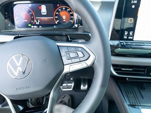 New 2026 Volkswagen Atlas Peak Edition AWD/4WD image 25