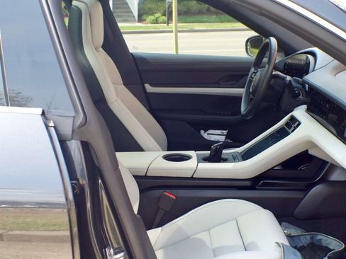 Used 2024 Porsche Taycan 4S image 42