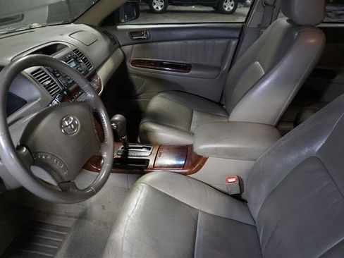 Used 2005 Toyota Camry LE image 10