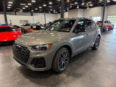 Used 2023 Audi SQ5 Premium Plus w/ Premium Plus Package AWD/4WD image 3