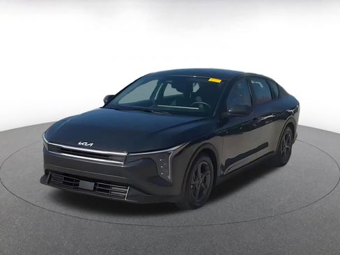 Used 2025 Kia K4 LXS image 15