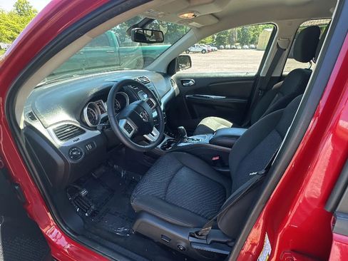 Used 2019 Dodge Journey SE w/ Premium Group image 8