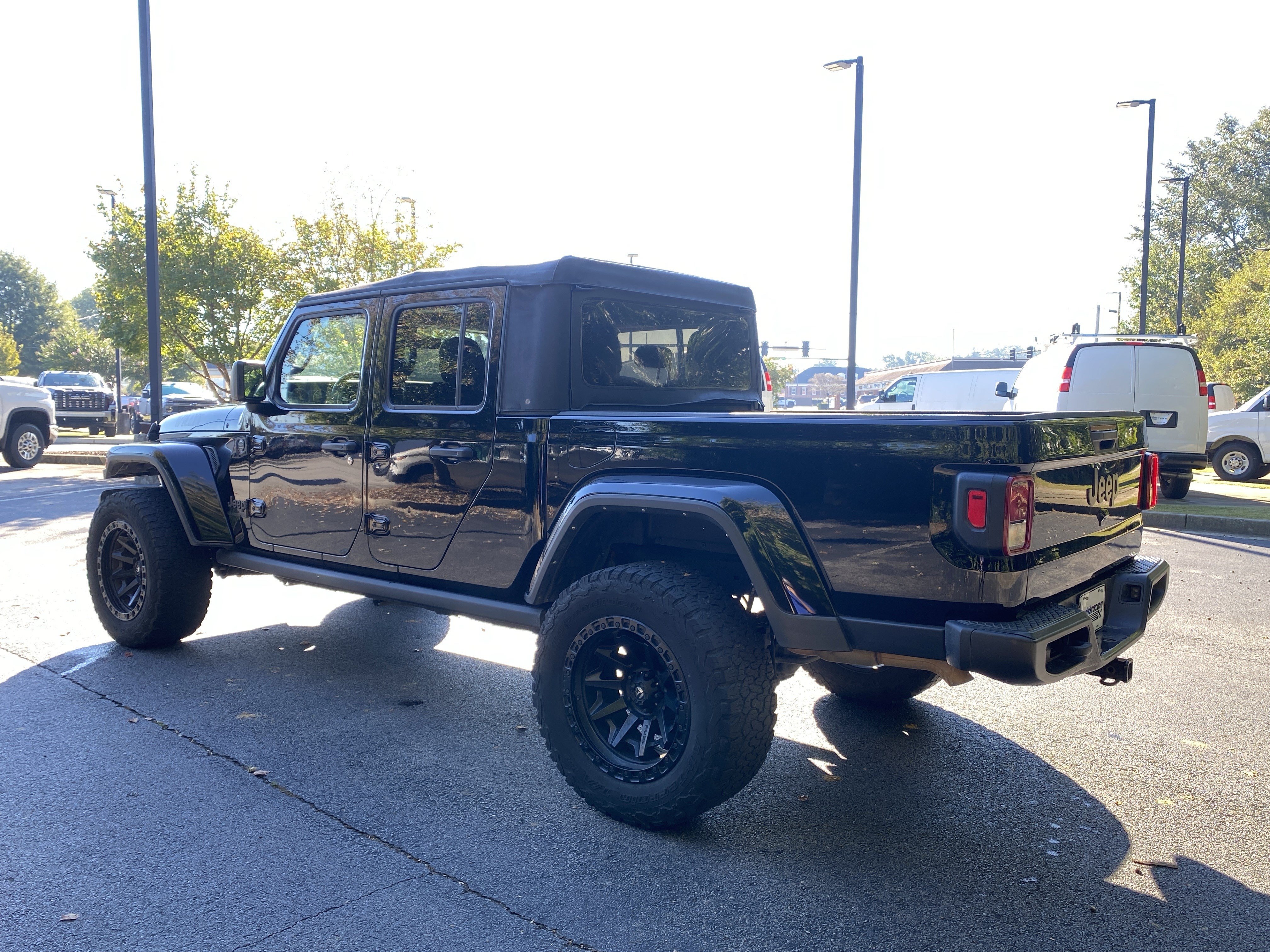 Used 2022 Jeep Gladiator Sport AWD/4WD image 7
