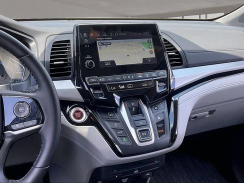 Certified 2024 Honda Odyssey Touring image 9