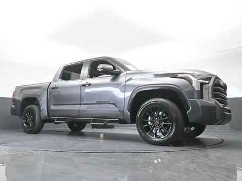 Used 2025 Toyota Tundra SR5 w/ SR5 Convenience Package AWD/4WD image 59