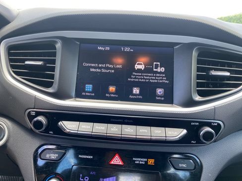 Used 2018 Hyundai Ioniq Blue FWD image 33