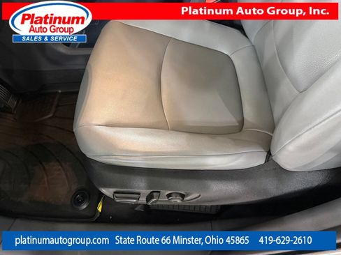 Used 2023 Toyota Sienna XLE AWD/4WD image 12