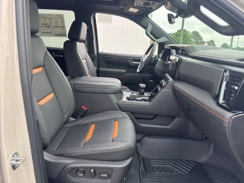 New 2026 GMC Sierra 1500 AT4 w/ AT4 Premium Package AWD/4WD image 11