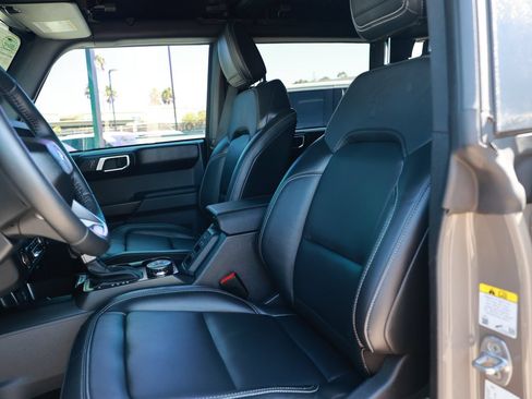 Used 2025 Ford Bronco Outer Banks AWD/4WD image 22