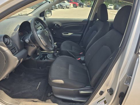 Used 2018 Nissan Versa S FWD image 12