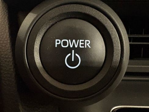 Used 2024 Toyota Prius LE image 13