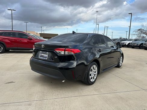 Used 2024 Toyota Corolla LE image 5