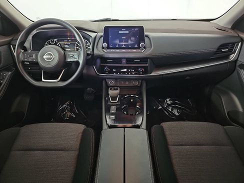 Used 2023 Nissan Rogue SV FWD image 11