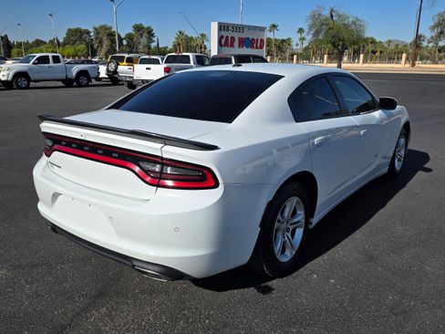 Used 2019 Dodge Charger SXT RWD image 5