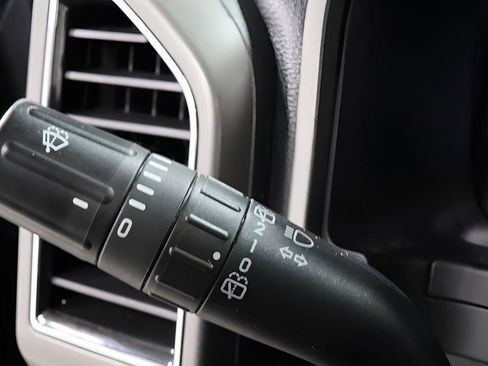 Used 2021 Ford Expedition XLT AWD/4WD image 19