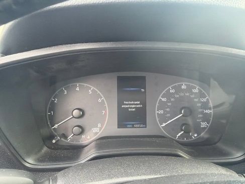 Used 2025 Toyota Corolla Cross LE FWD image 4