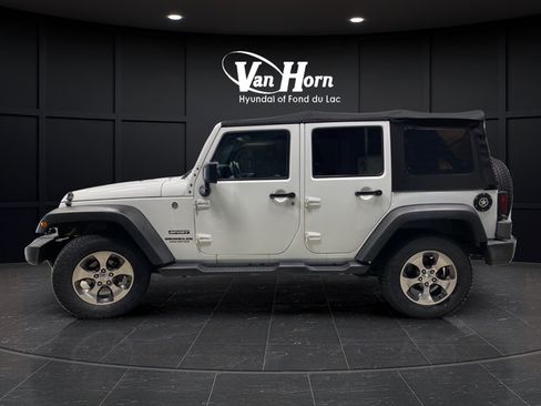 Used 2016 Jeep Wrangler Unlimited Sport w/ Dual Top Group AWD/4WD image 4