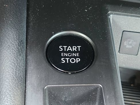 Used 2025 Nissan Kicks SR FWD image 25