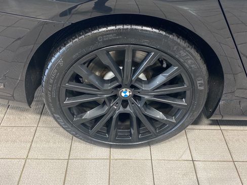 Used 2022 BMW 750i xDrive w/ Executive Package image 22