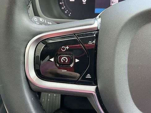 Certified 2023 Volvo XC90 B6 Ultimate w/ Protection Package Premier AWD/4WD image 29