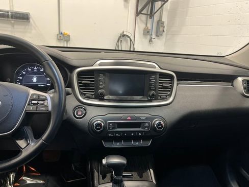 Used 2020 Kia Sorento EX image 14