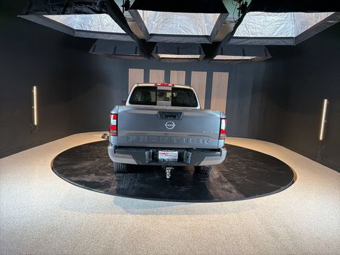 Used 2024 Nissan Frontier SL AWD/4WD image 5