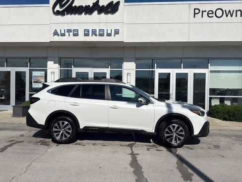 Used 2022 Subaru Outback Premium AWD/4WD image 2