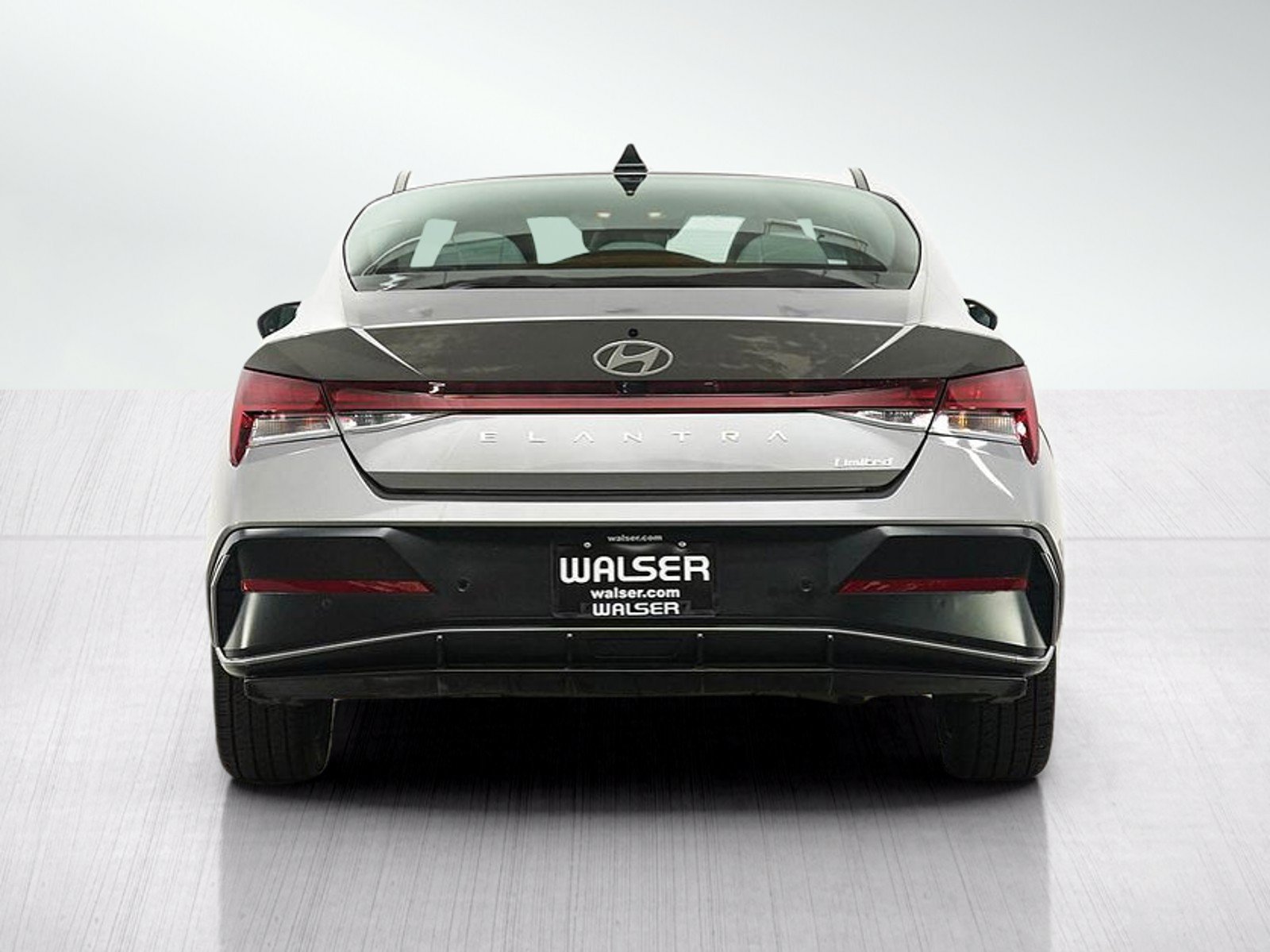 Used 2024 Hyundai Elantra Limited FWD image 4