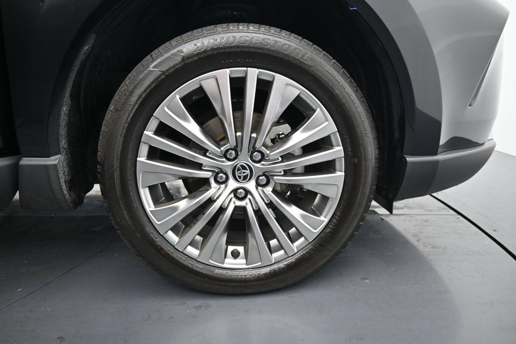 Used 2023 Toyota Venza Limited AWD/4WD image 11