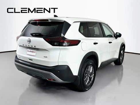 Used 2023 Nissan Rogue S AWD/4WD image 7