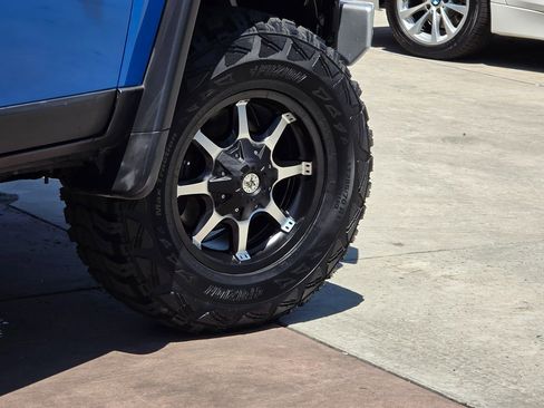 Used 2007 Toyota FJ Cruiser 4WD image 14