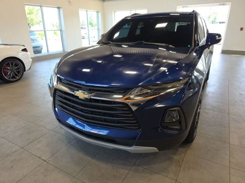 Used 2022 Chevrolet Blazer LT FWD image 2